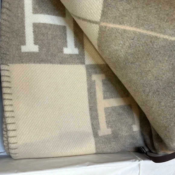 Hermes Avalon III Blanket in Coco / Camomille - Picture 14 of 14
